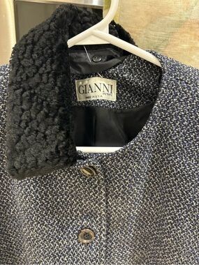 Gianni blazer with detachable faux fur collar in blue and white tweed. Tailored